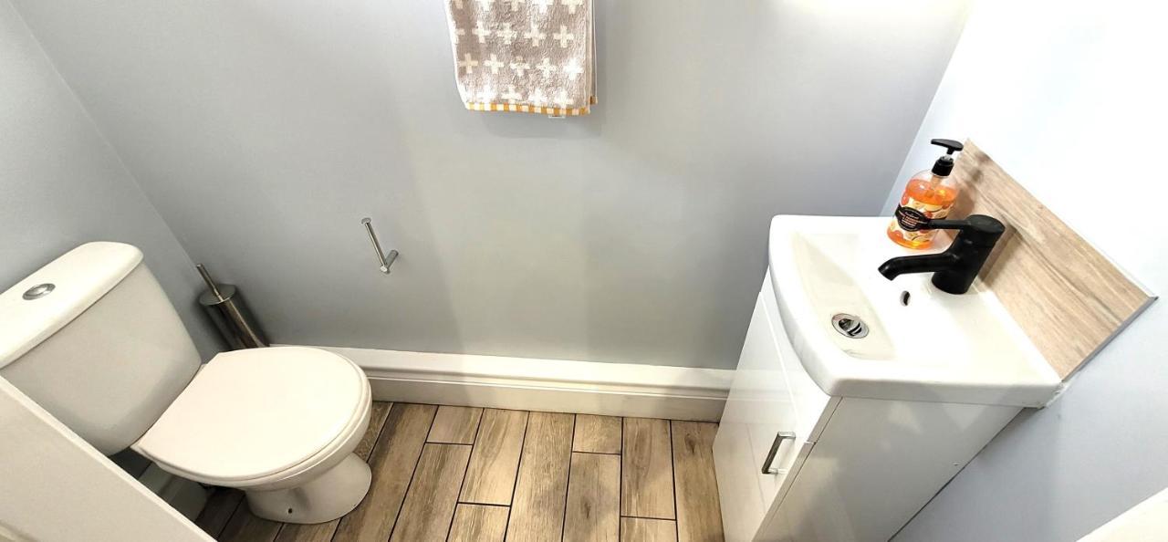 Sutherland St - 2 Bed Home With Free Parking ยอร์ค ภายนอก รูปภาพ